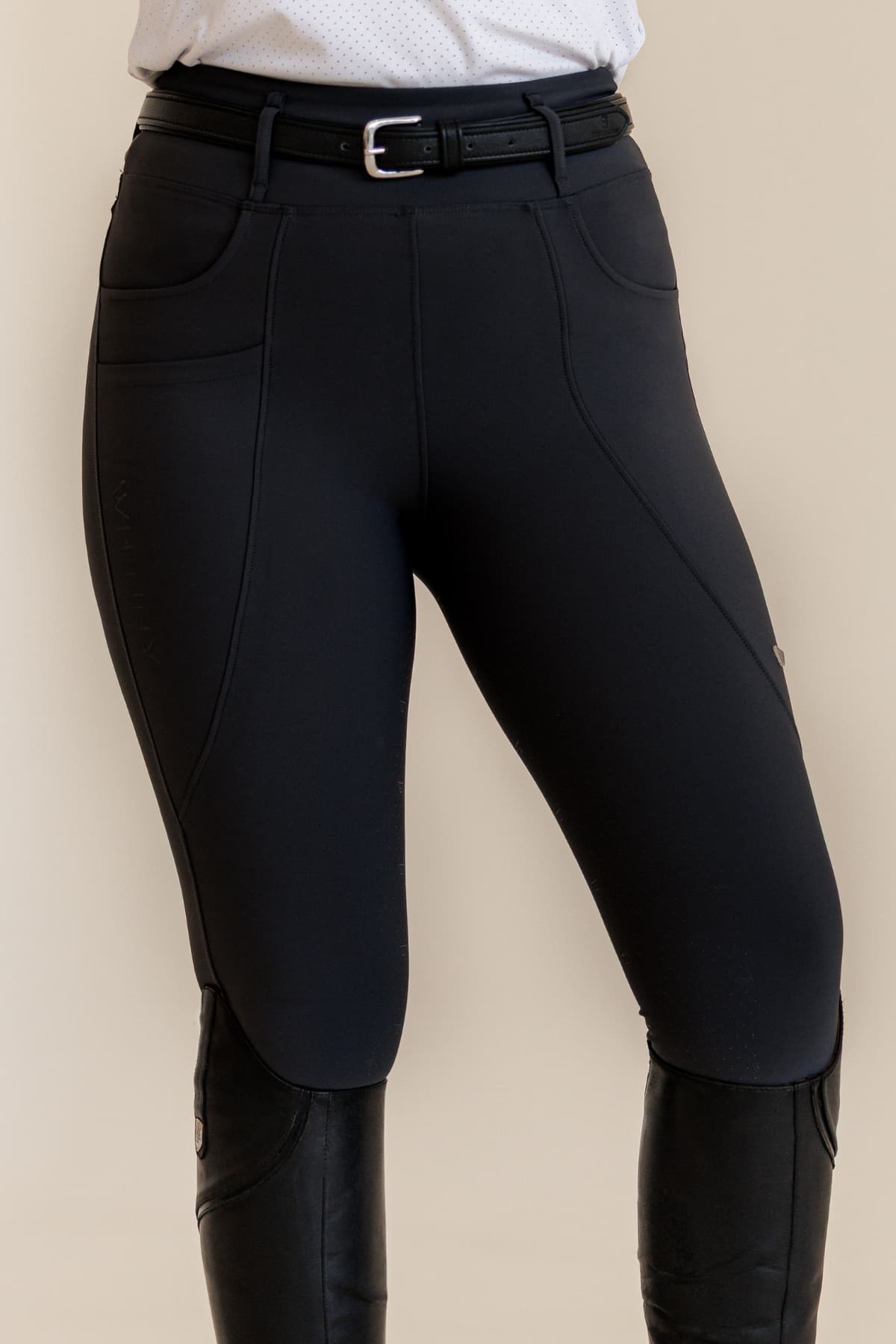 DefinedLine Leggings - Black